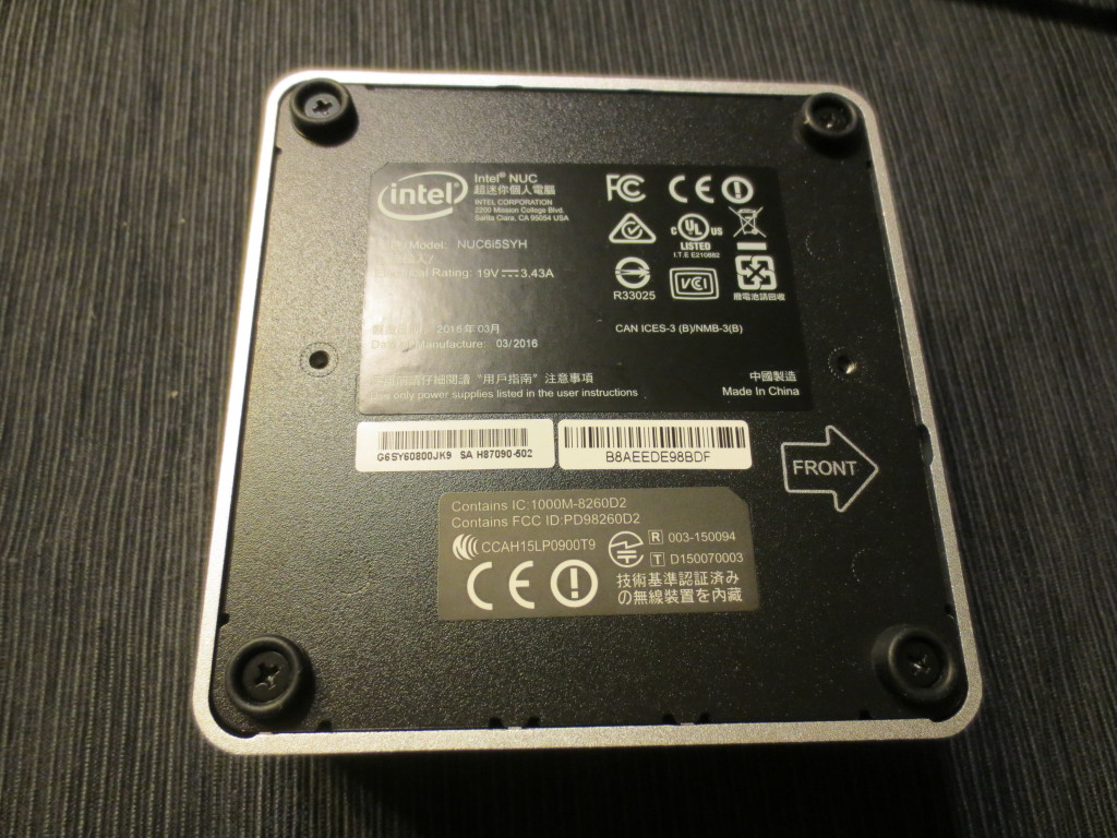 Die Rückseite des Nuc